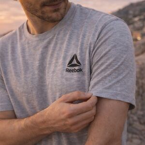 Reebok Men’s Quick Dry Athletic T-Shirt Gray Medium NWOT